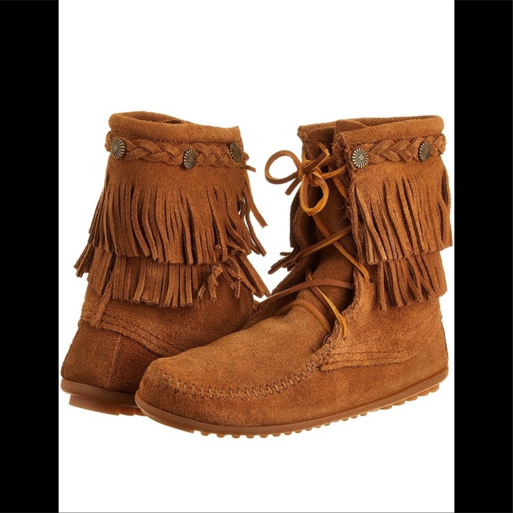 Minnetonka Double Fringe Lace Up booties